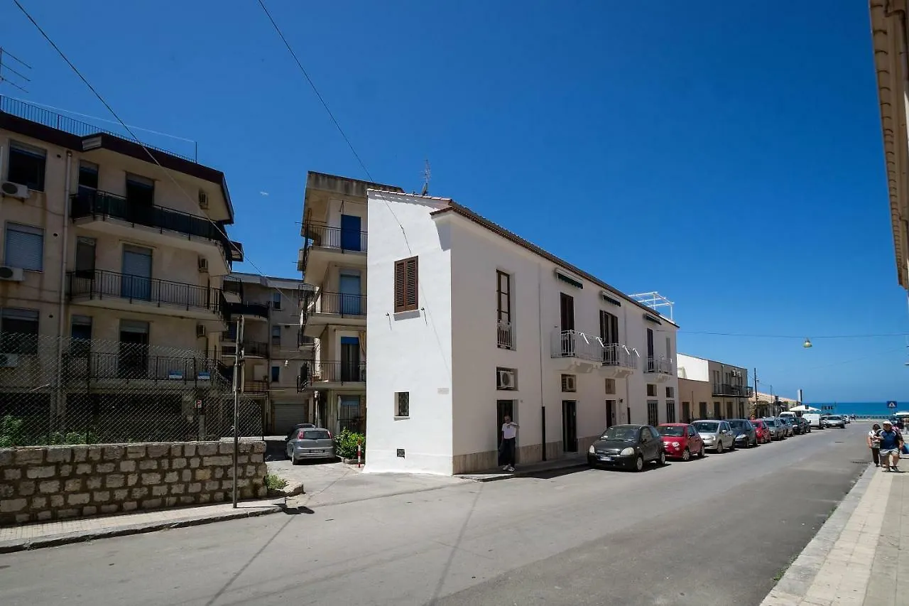 Apartments Cavour Cefalu Italy