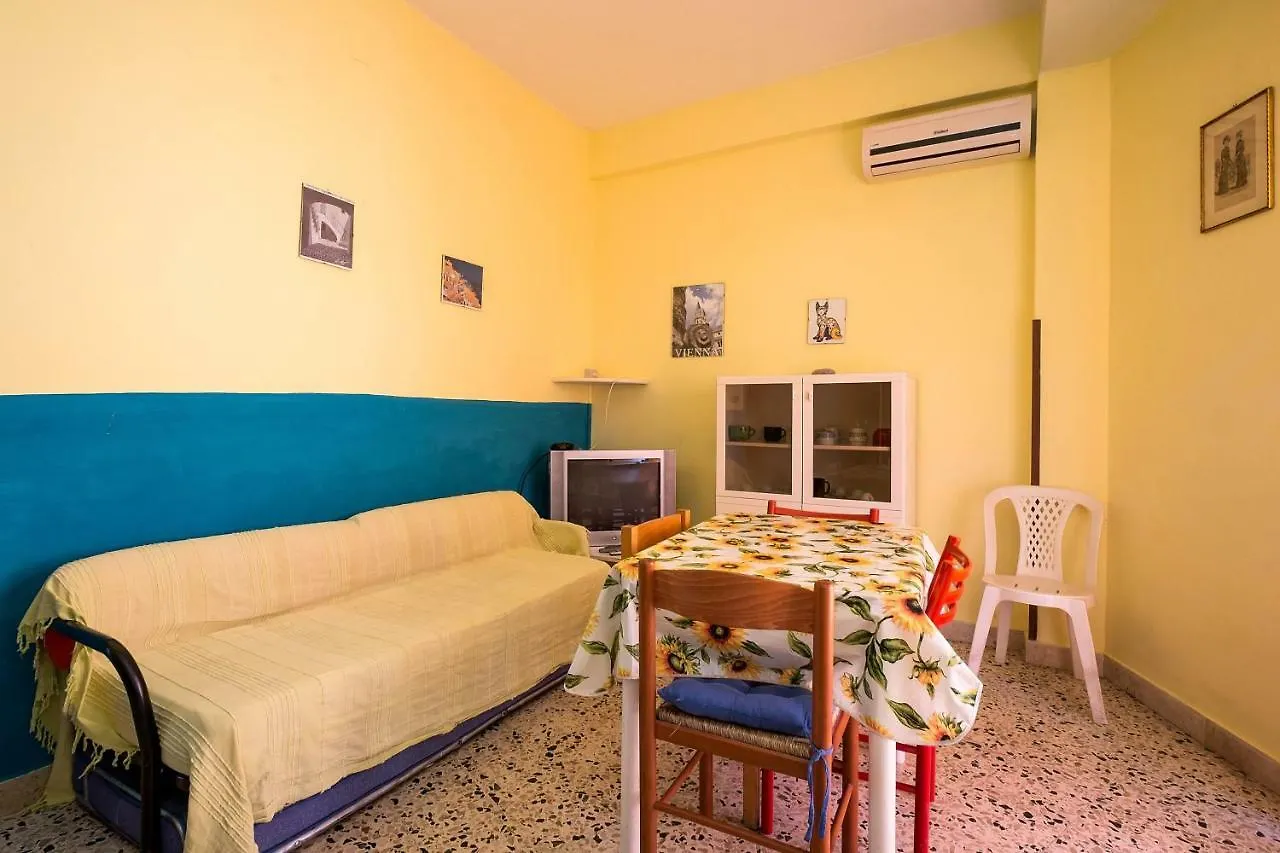 Holiday home Apartments Cavour Cefalu