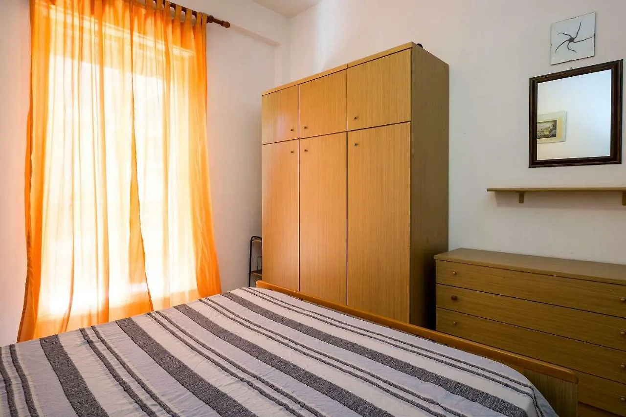 Holiday home Apartments Cavour Cefalu