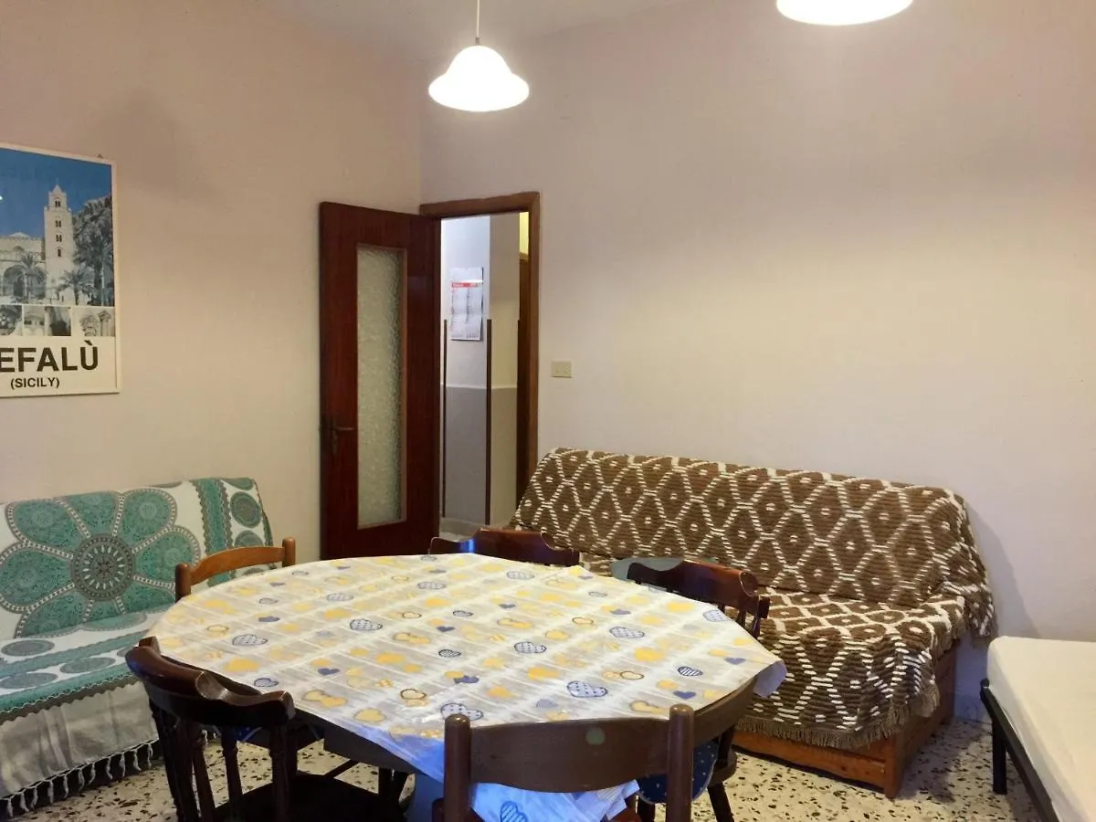 Holiday home Apartments Cavour Cefalu Italy